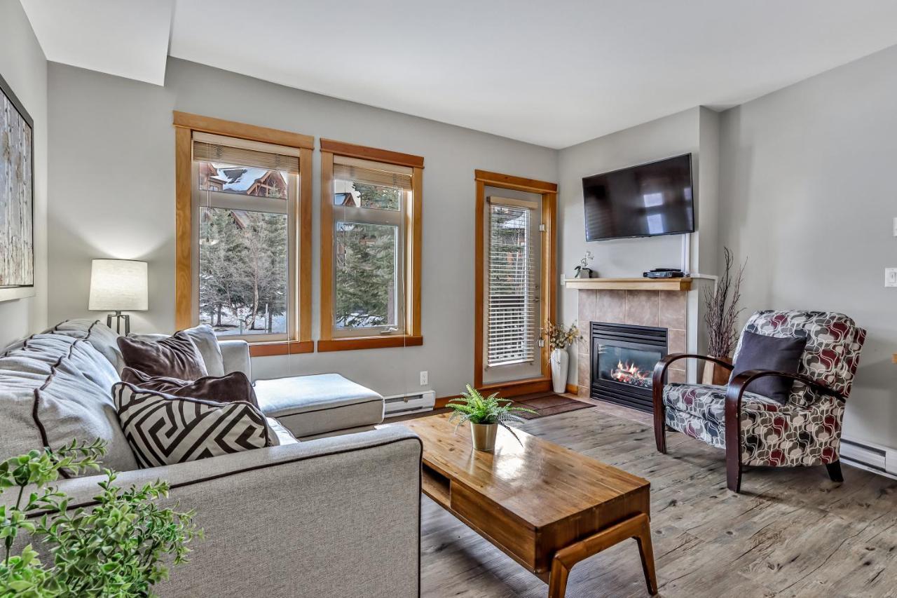 Suites With Pool & Hot Tubs Managed By Little Sister Getaways Canmore Exterior photo