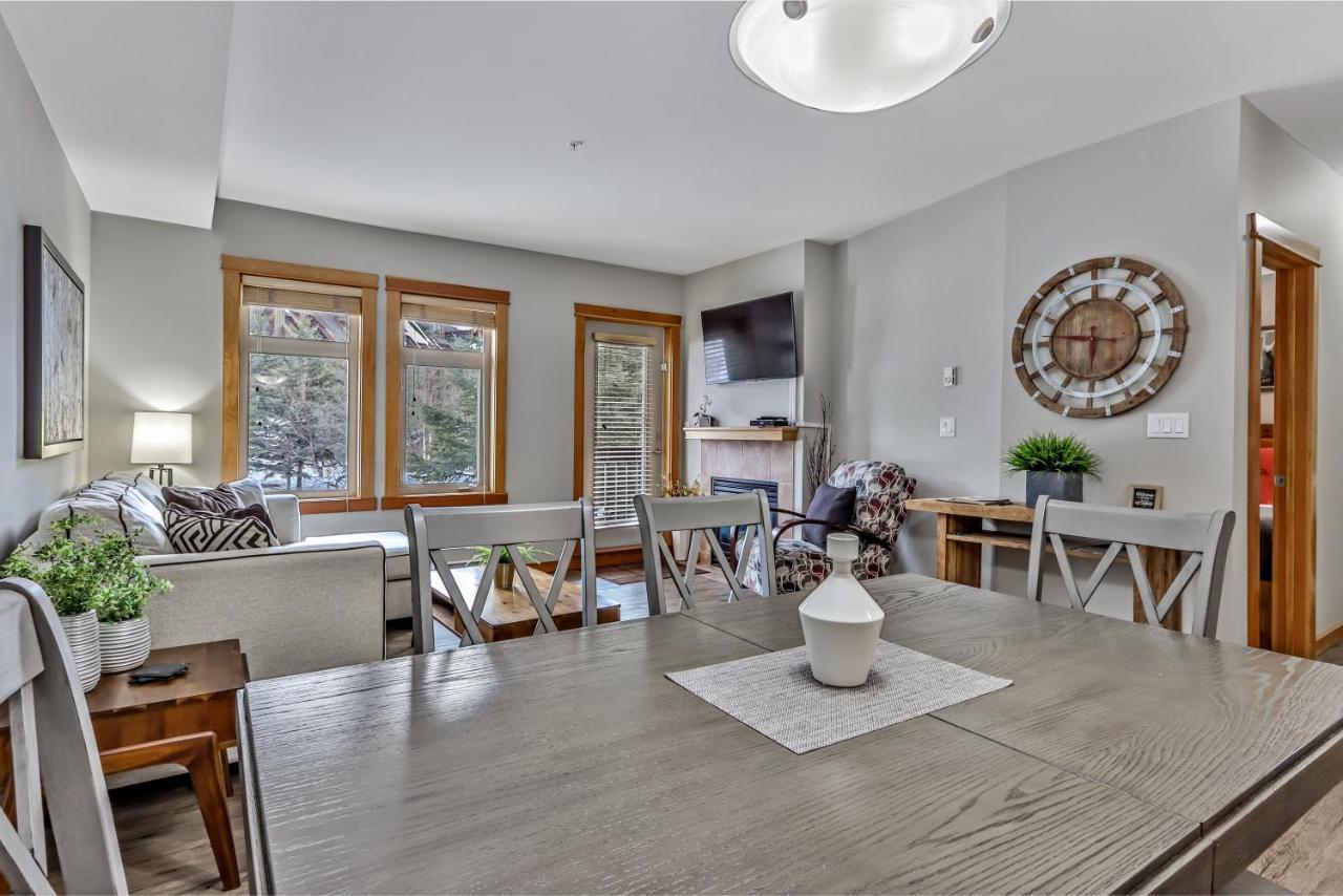 Suites With Pool & Hot Tubs Managed By Little Sister Getaways Canmore Exterior photo