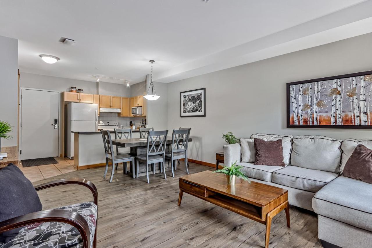 Suites With Pool & Hot Tubs Managed By Little Sister Getaways Canmore Exterior photo