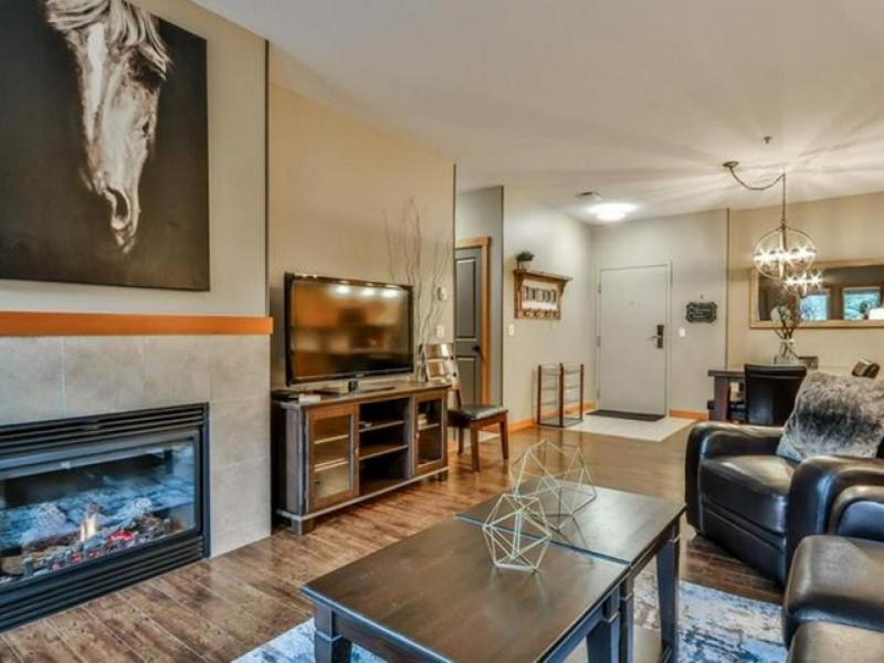 Suites With Pool & Hot Tubs Managed By Little Sister Getaways Canmore Exterior photo