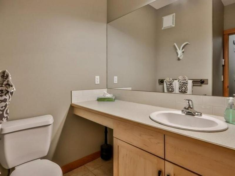 Suites With Pool & Hot Tubs Managed By Little Sister Getaways Canmore Exterior photo