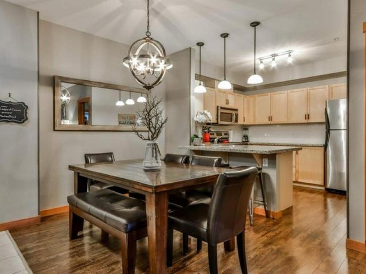 Suites With Pool & Hot Tubs Managed By Little Sister Getaways Canmore Exterior photo
